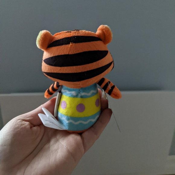Hallmark Itty Bitty Easter Tigger - Picture 2 of 3